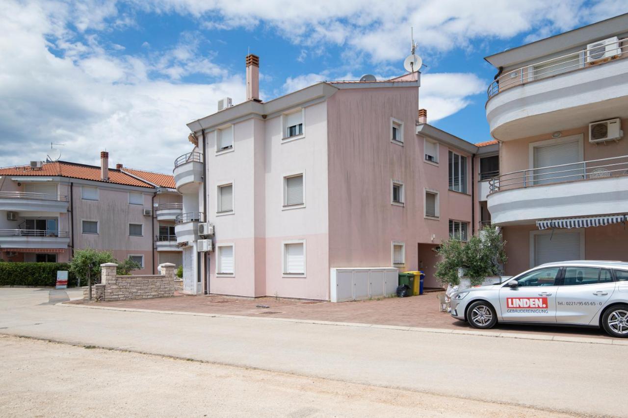 Medulin Burle Sea View Apartment Esterno foto